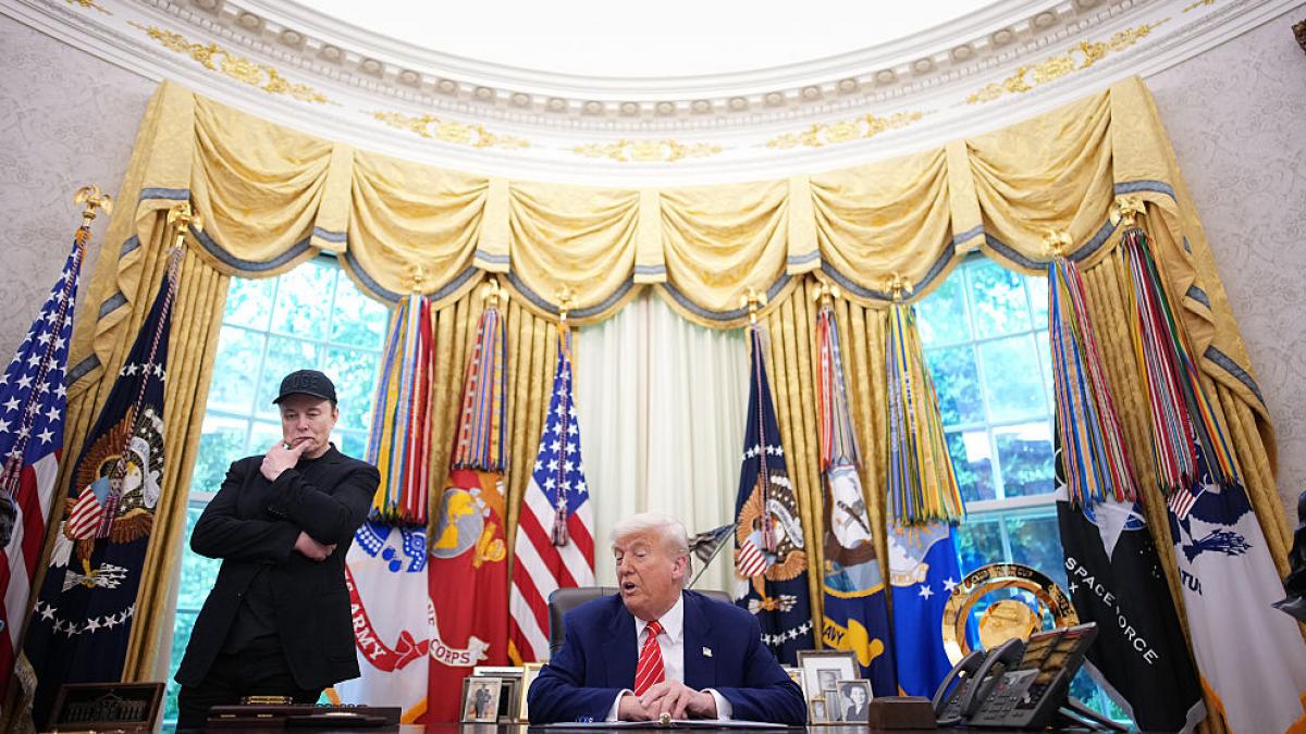 lista miliardarilor trump vrea sa ia cu el in china zeci de oameni de afaceri si ceo printre care elon musk tim cook sau larry fink