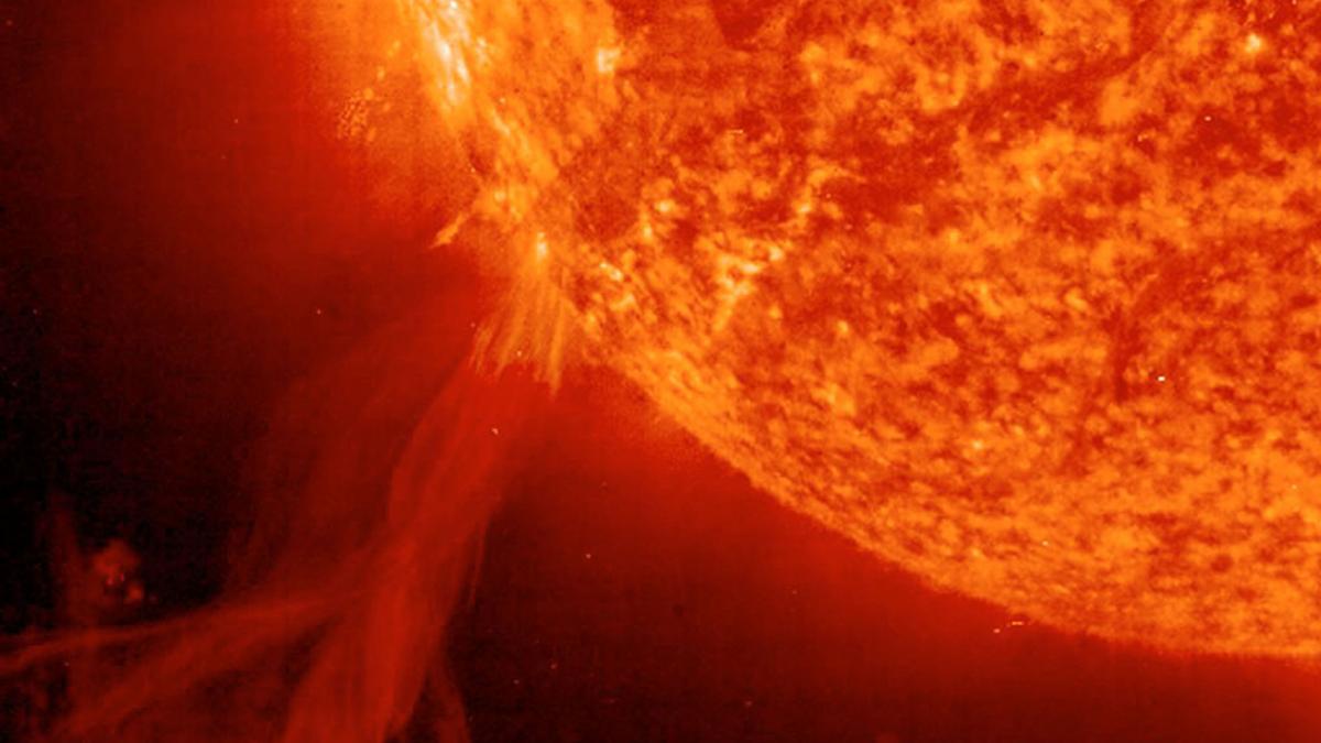o furtuna geomagnetica ar putea lovi scutul pamantului in aceasta seara dupa o furtuna solara de categorie m la ce sa ne asteptam