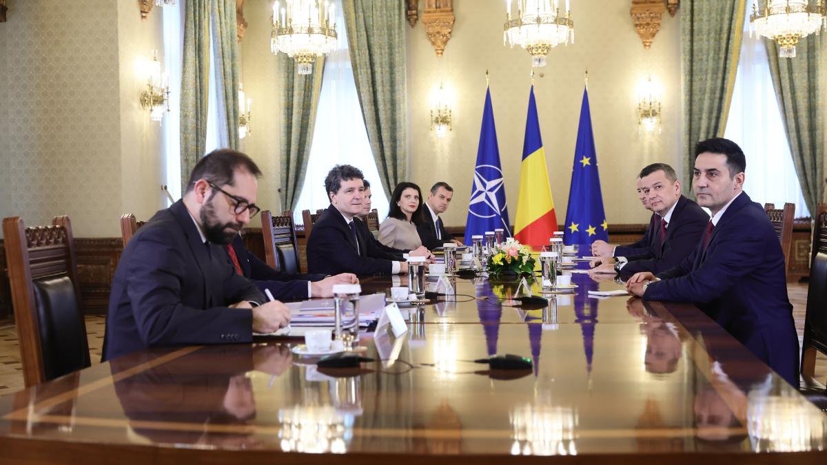 surse nicusor dan convoaca partidele la consultari saptamana viitoare va mai avea discutii informale cu liderii fostei coalitii