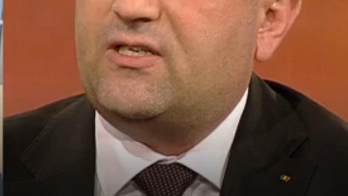 ministrul miruta despre cine a negociat banii pe inarmare nu stiu cum ii cheama