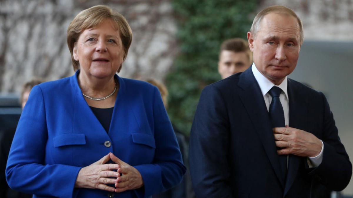 ue ia in calcul sa o numeasca pe angela merkel mediator in negocierile cu putin kievul nu pare multumit de o astfel de propunere