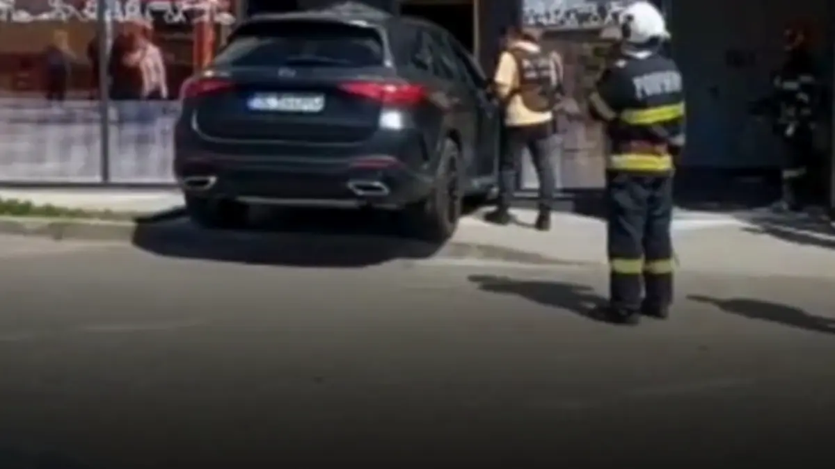 o soferita de 71 de ani din galati a intrat cu masina in banca