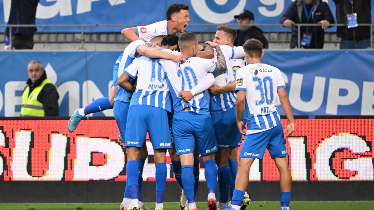 universitatea craiova este din nou campioana a romaniei dupa 35 de ani