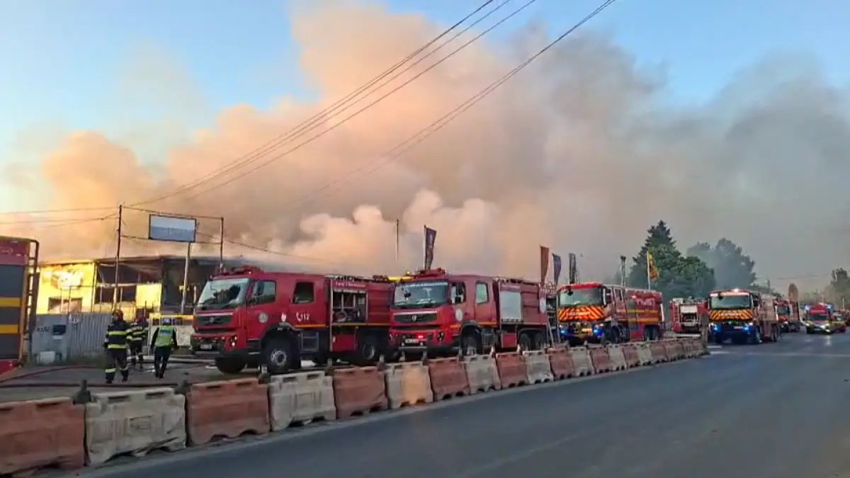 incendiu major in bragadiru depozit de cauciucuri in flacari degajari uriase de fum a fost emis un mesaj ro alert