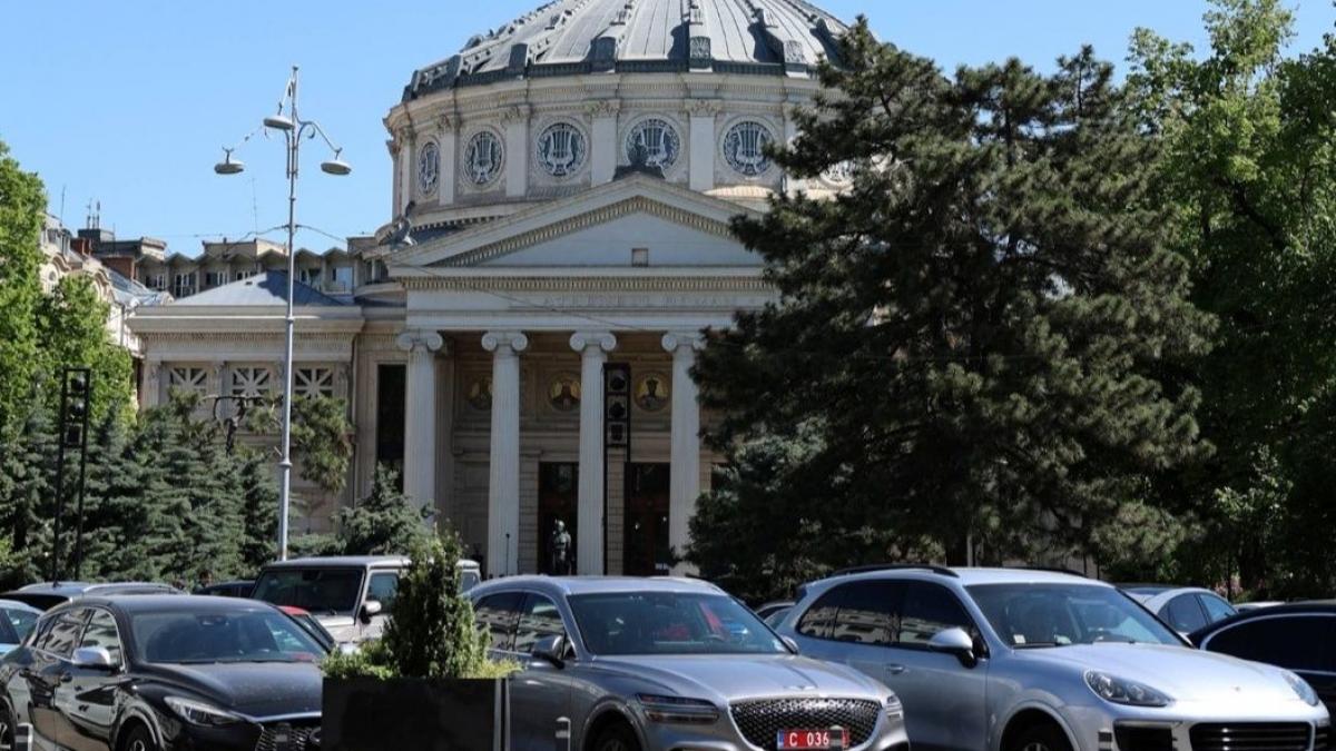 parcari sub ateneul roman piata amzei si sala palatului primaria bucuresti aloca 500 000 de lei pentru studii de concesionare