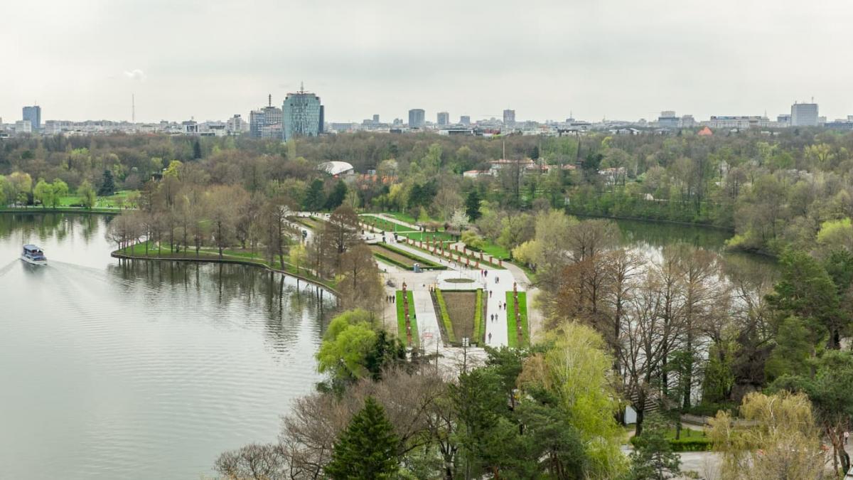 incep lucrarile in parcul herastrau lacul va fi golit se schimba chioscurile bancile si stalpi de iluminat