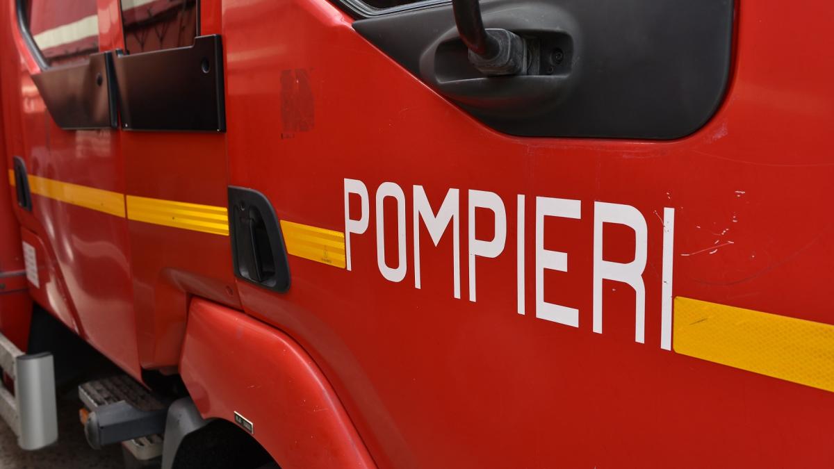 poza in care apare o masina de pompieri