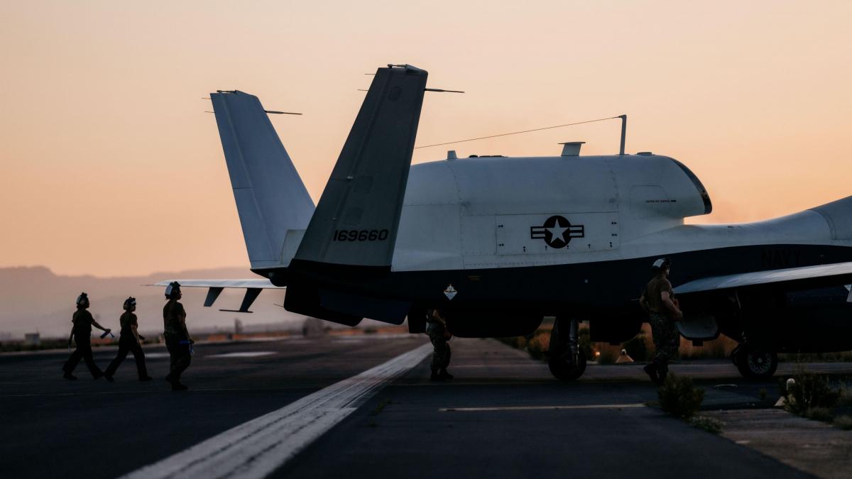 avioane spion si drone militare americane au fost ridicate in apropierea cubei administratia trump vrea sa transmita un mesaj
