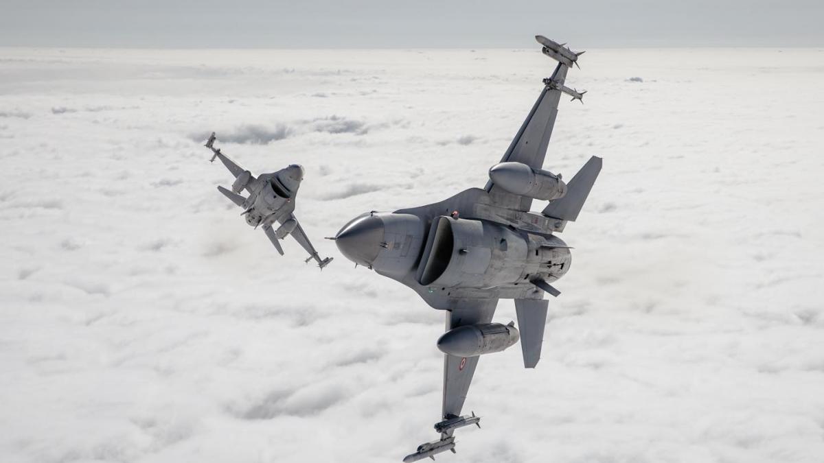 doborarea unei drone ucrainene de un f 16 roman arata noua problema a nato trebuie sa se lupte si cu dronele kievului bruiate de rusi