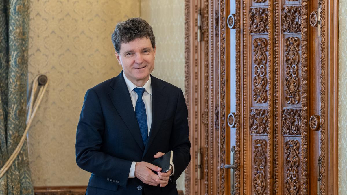 o noua runda de consultari la palatul cotroceni nicusor dan discuta cu parlamentarii fara partid