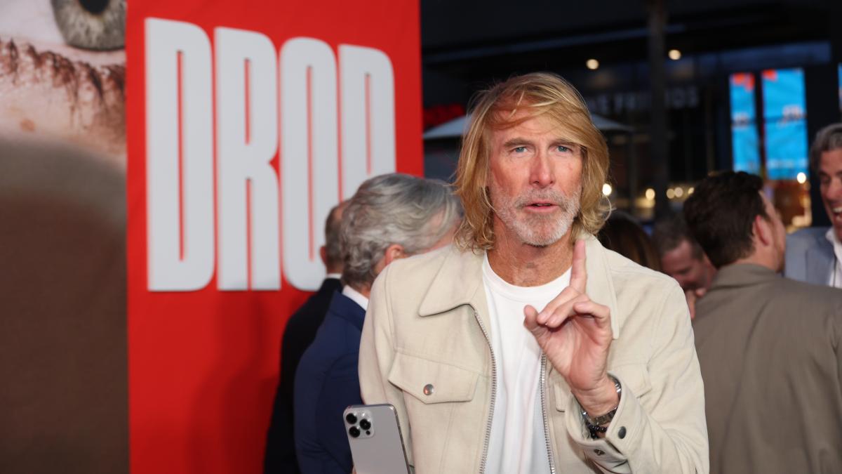 razboiul dintre sua si iran ajunge pe marile ecrane michael bay va regiza un film despre operatiunea epic fury a lui trump