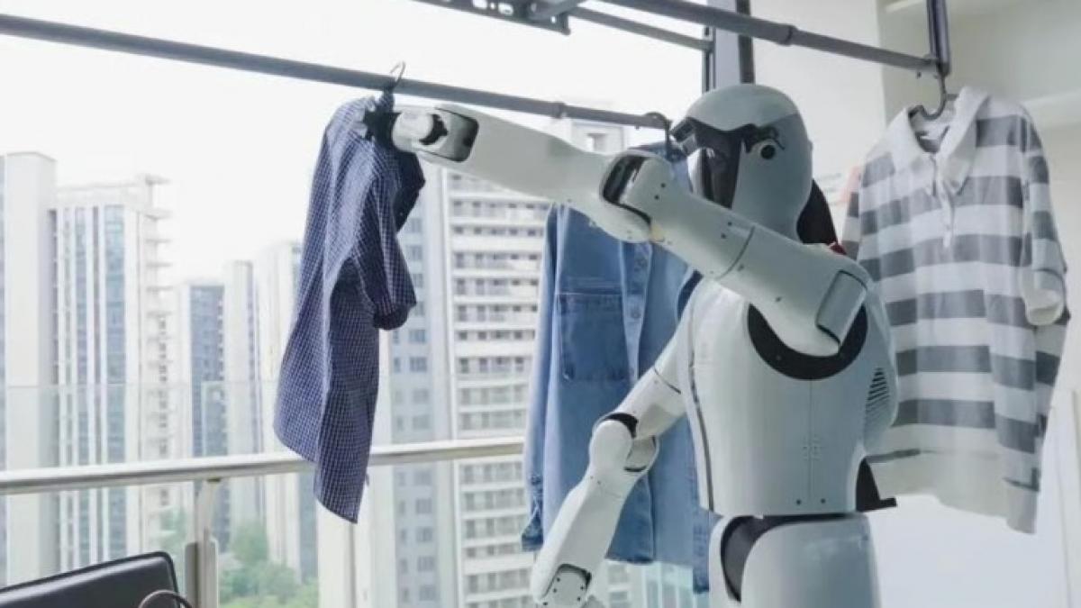 robotii umanoizi care fac oua ochiuri spala rufe si fac curat in casa sunt deja in teste china a dezvoltat mai multe modele
