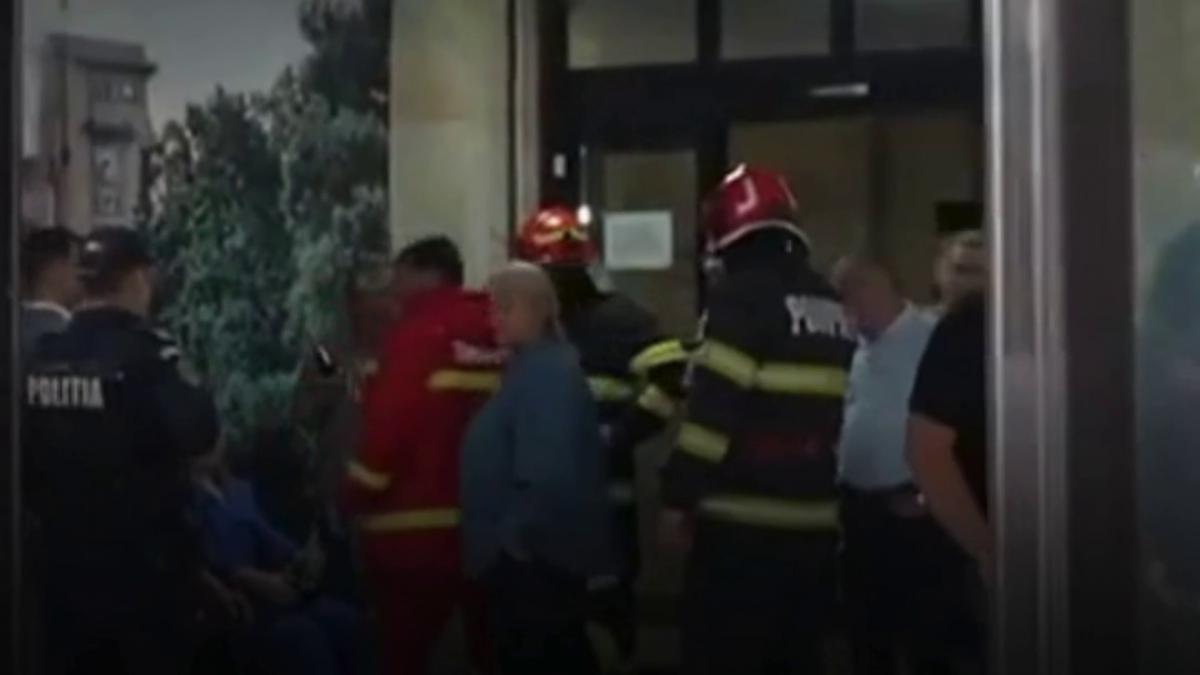 un lift in care se aflau sase oameni s a prabusit in cladirea ministerului transporturilor