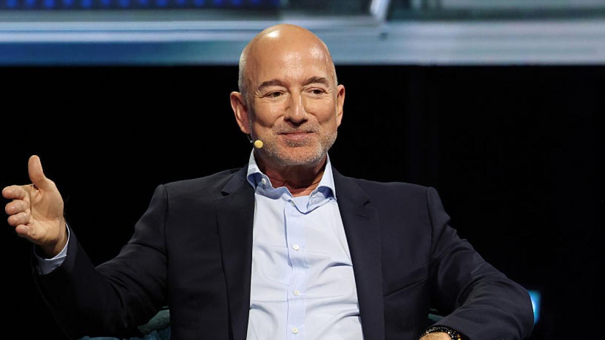 jeff bezos vrea ca jumatate din americanii cu veniturile cele mai mici sa nu plateasca deloc impozit