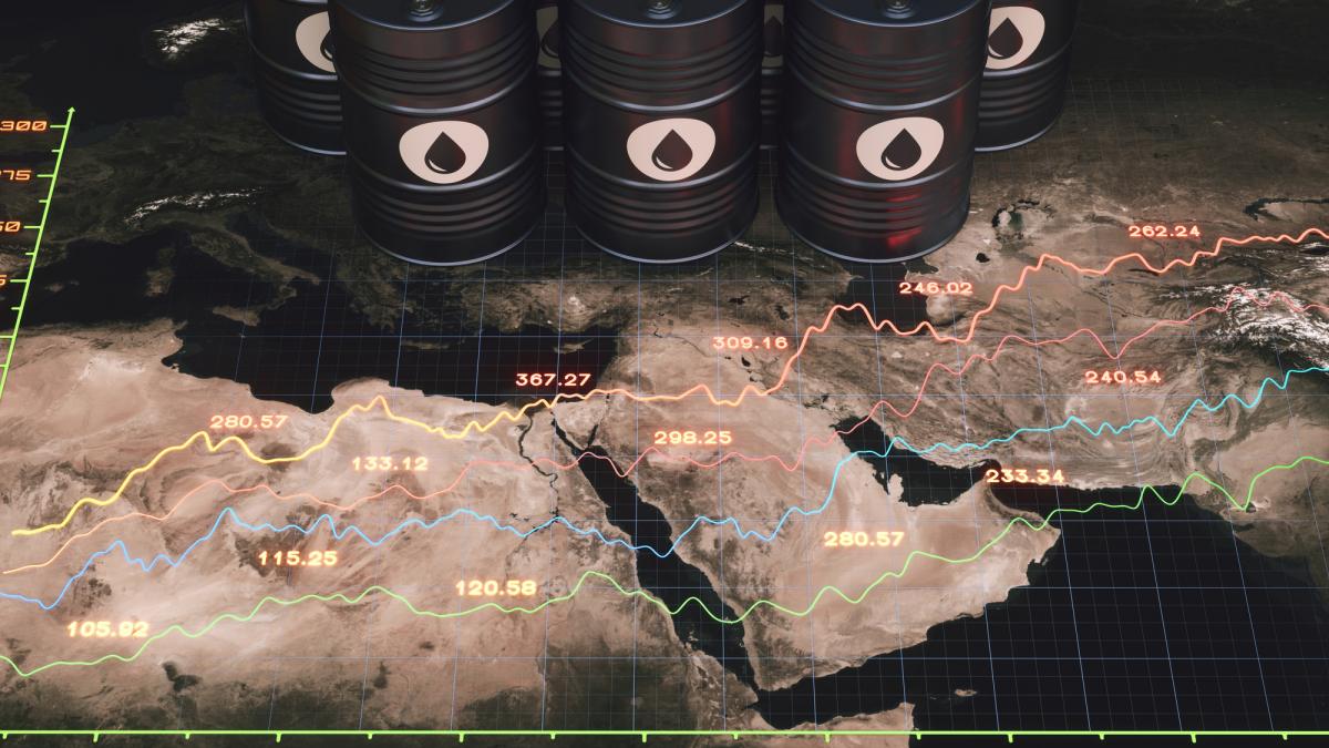 preturile petrolului cresc din nou dupa ce ayatollahul mojtaba khamenei ar fi ordonat ca uraniul imbogatit sa ramana in iran