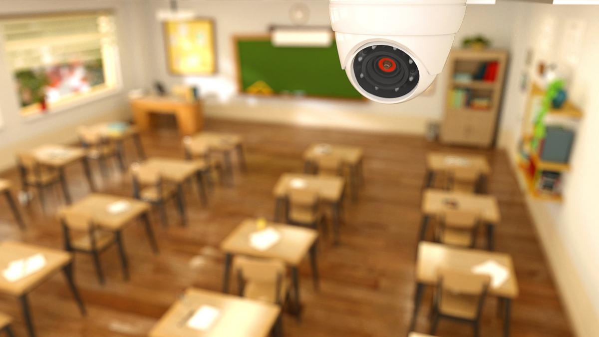 proiect scolile ar putea fi monitorizate audio video telefoanele interzise in timpul orelor