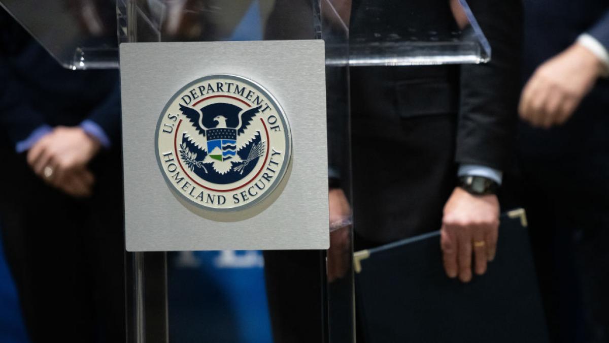 administratia trump schimba regulile pentru cetatenii straini acestia nu mai pot aplica pentru green card de pe teritoriul sua