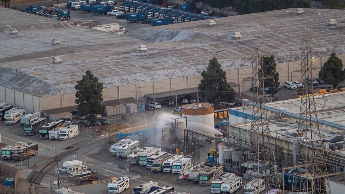 alerta in california guvernatorul a declarat stare de urgenta din cauza riscului de explozie a unui rezervor de substante chimice