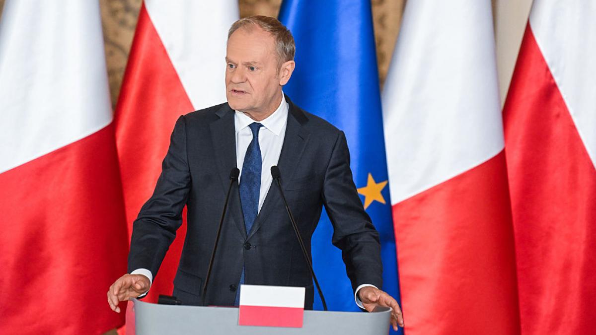 polonia se confrunta cu o serie de alarme false de incendiu sau alte amenintari anunta tusk