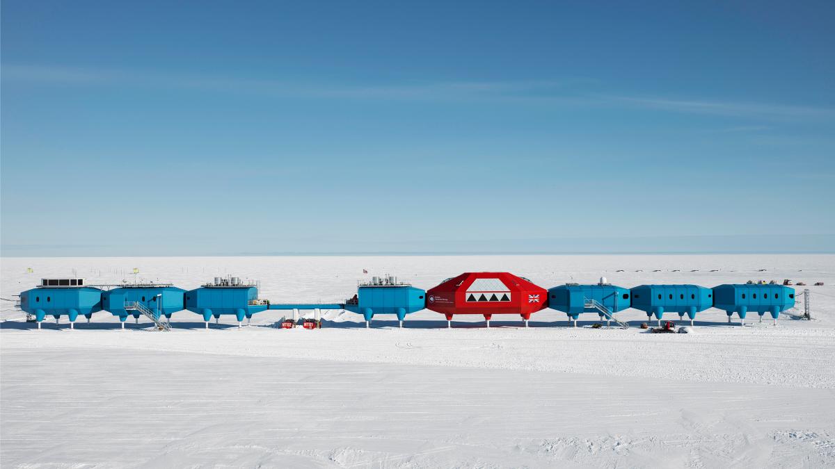 antarctica este ultima frontiera a arhitecturii cine este omul care o proiecteaza aproape de unul singur