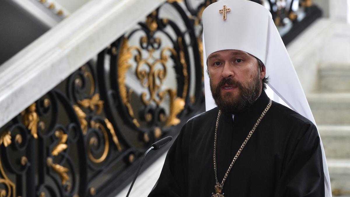 mitropolitul rus hilarion a fost prins in cehia cu cu o substanta suspecta de culoare alba in masina