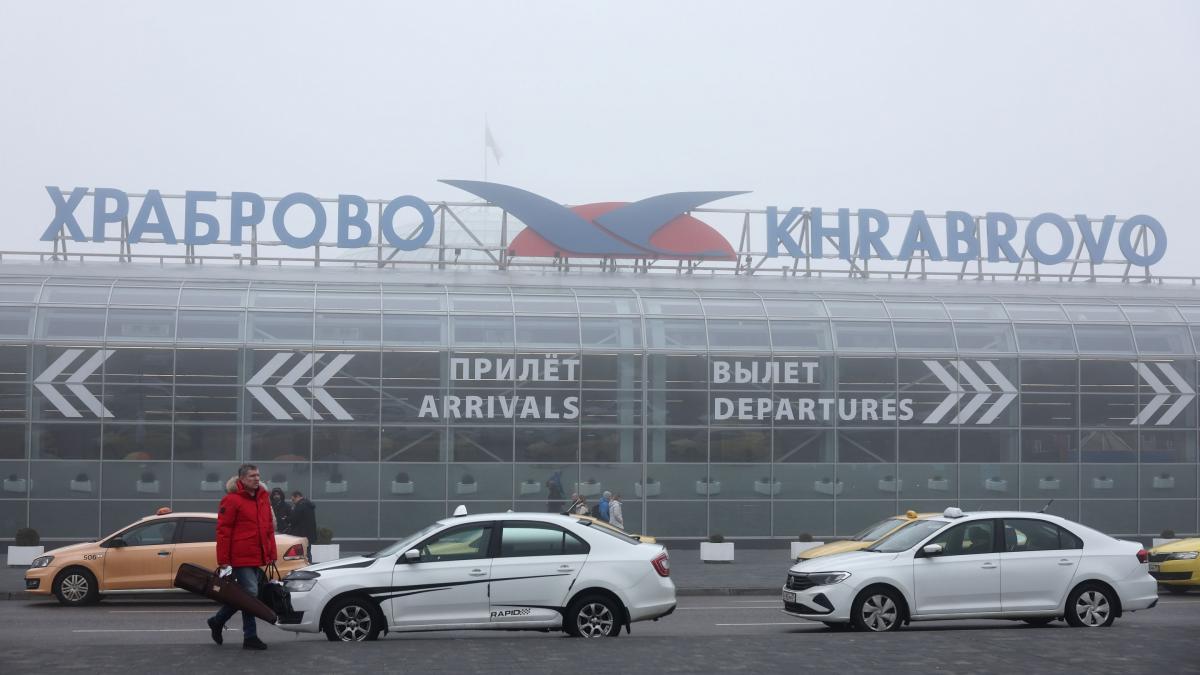 rusia inchide aeroportul din kaliningrad pentru prima data de inceputul razboiului din ucraina