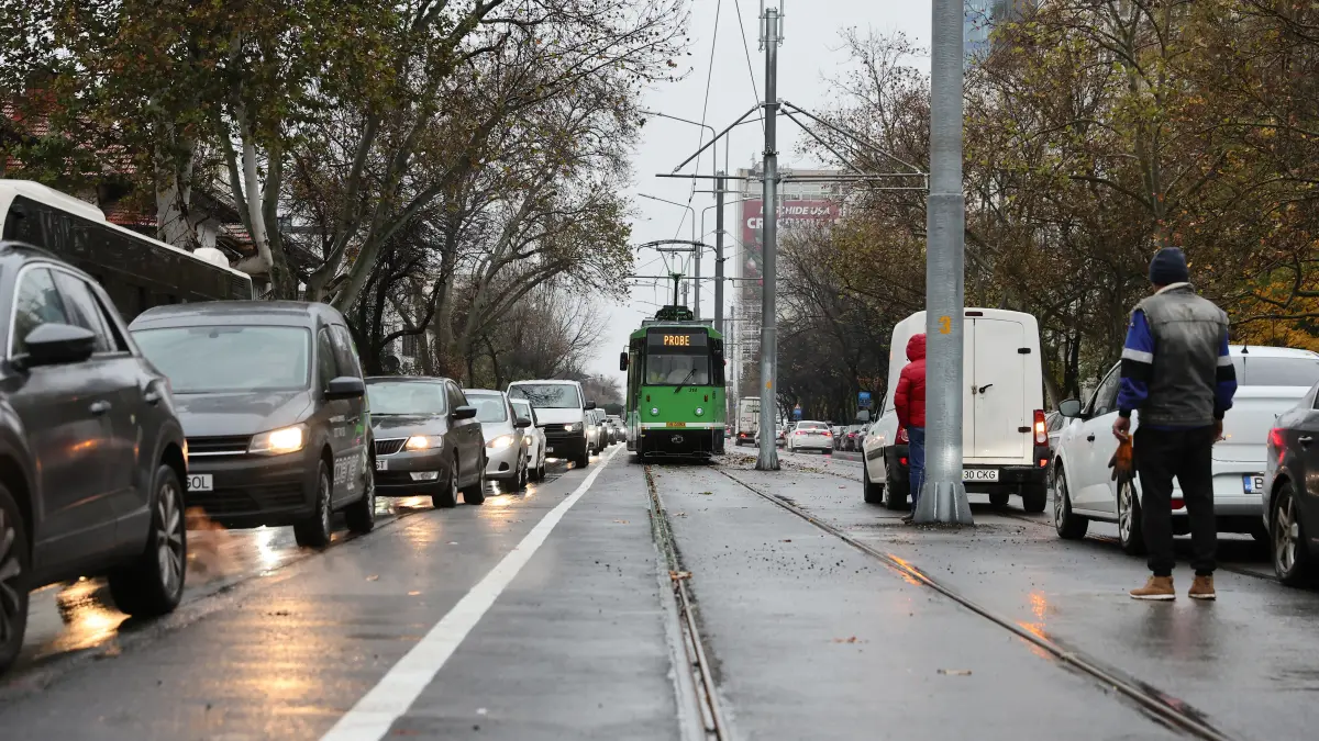 schimbari in programul stb tramvaiele 27 vor circula din nou traseul 116 va fi prelungit linia n106 va fi deviata