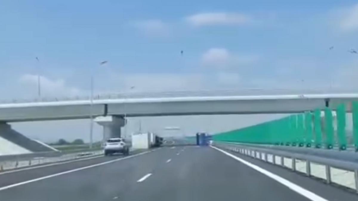 seful cnair a anuntat cand se deschide circulatia de la adjud la bacau pe autostrada a7 se lucreaza intens la poduri si terasamente