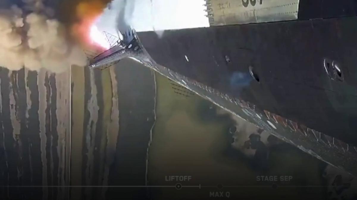 spacex a lansat racheta starship v3 cea mai mare si mai performanta de pana acum
