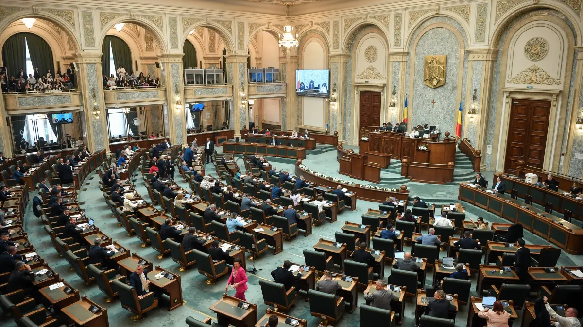 cele doua ordonante privind safe au fost adoptate cu scandal de senat psd si pnl au continuat cearta din comisii