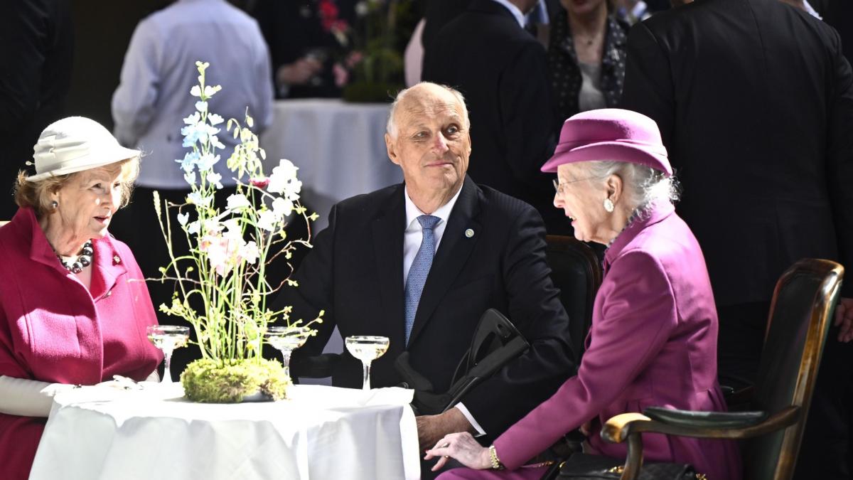 regina Margrethe a Danemarcei și regina Sonja a Norvegiei