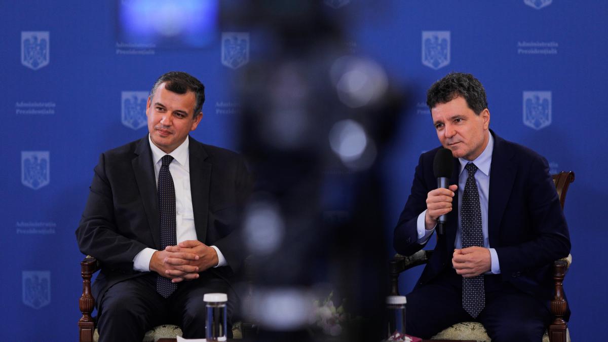surse nicusor dan i a anuntat pe sefii de partide ca il vrea pe eugen tomac premier discutiile s au blocat la variantele de guvern