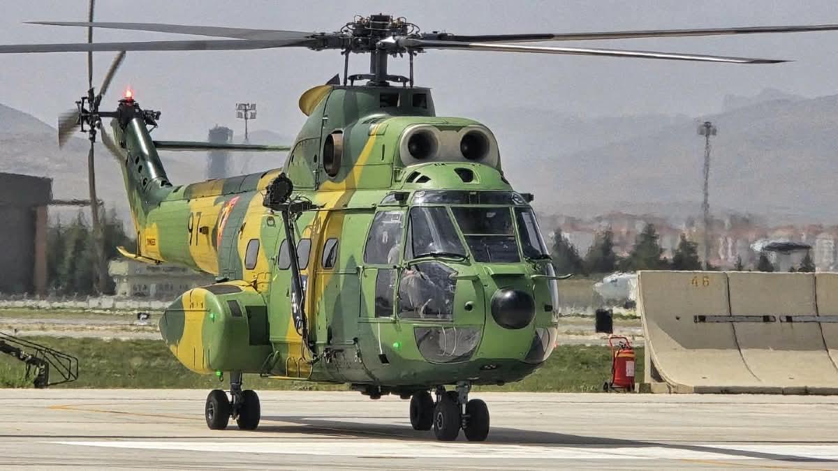 un elicopter din escadrila 712 transport giarmata cu trei oameni la bord a aterizat langa resita dupa o defectiune tehnica
