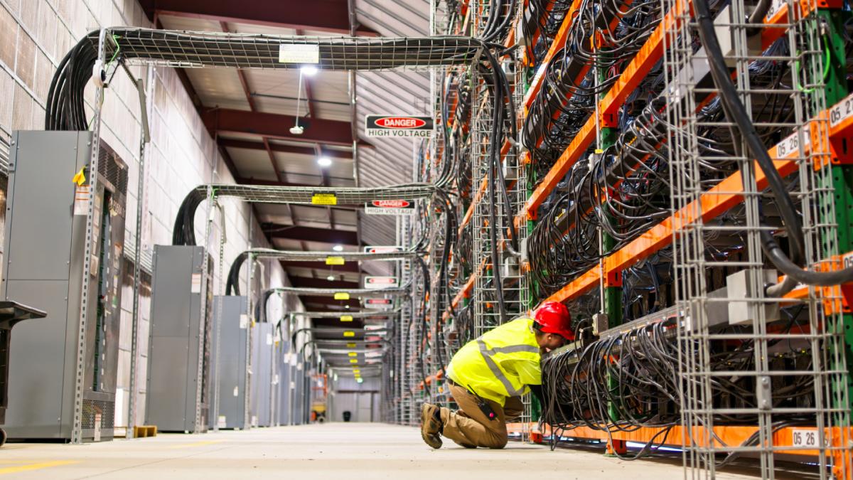intr o comuna din romania americanii construiesc primul centru de date din lume cu inteligenta artificiala cuantica