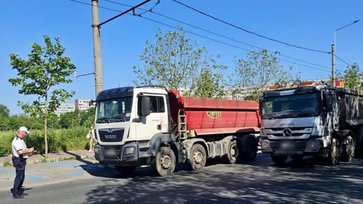 politia locala a dat amenzi de 92 000 de euro intr o luna pentru circulatia cu masini de mare tonaj prin bucuresti fara autorizatie