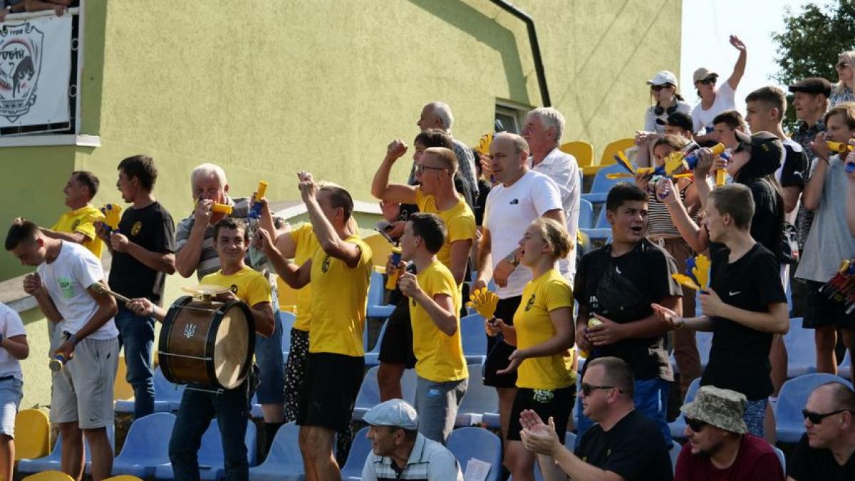 suporteri tribuna