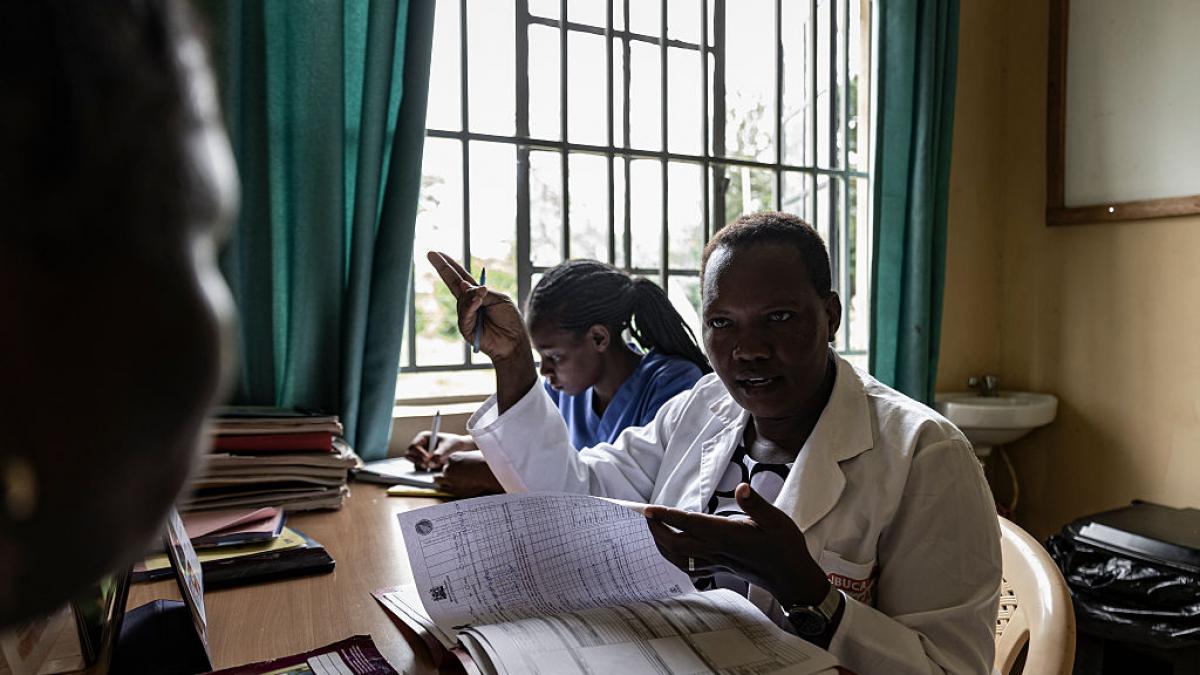 daca e prea periculos pentru america e prea periculos pentru kenya medicii din nairobi revoltati de acordul cu trump privind ebola