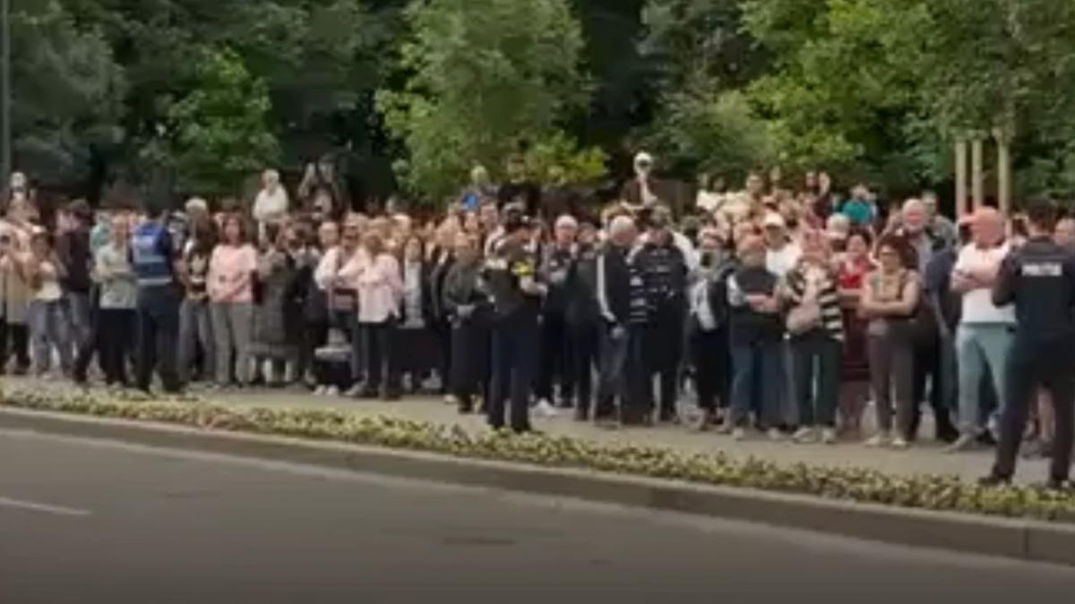huiduieli puternice la galati in timpul declaratiilor de presa facute de nicusor dan