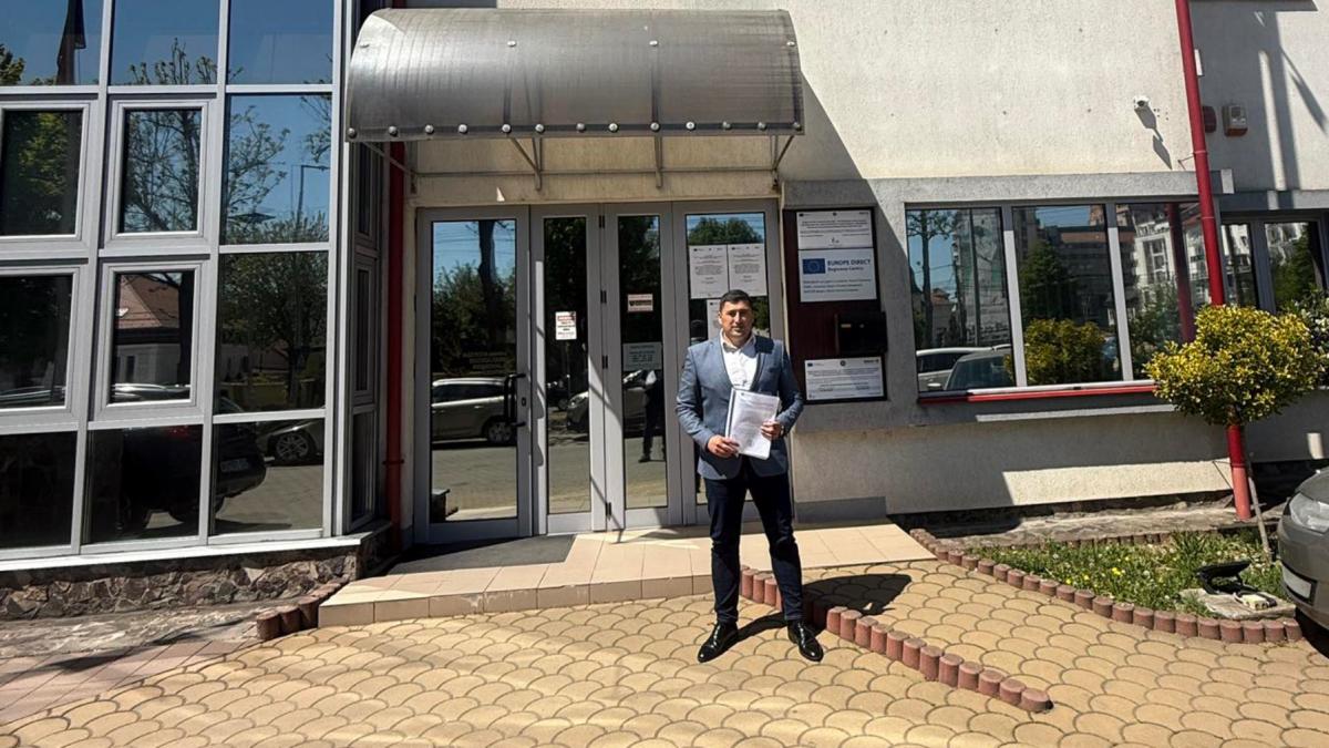 primarul unei comune din judetul brasov a fost condamnat definitiv la inchisoare pentru trafic de droguri avea si site pe care vindea