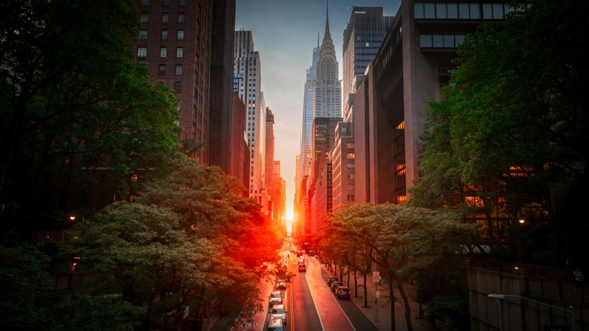 proiectarea strazilor din new york in 1811 a dat nastere din greseala unui fenomen unic in lume manhattanhenge are loc de 4 ori pe an