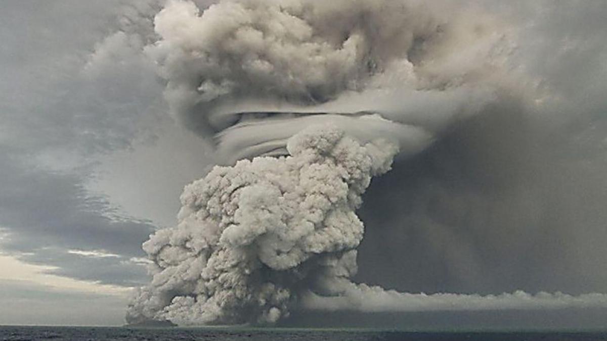eruptia vulcanului Hunga Tonga-Hunga Ha'apai