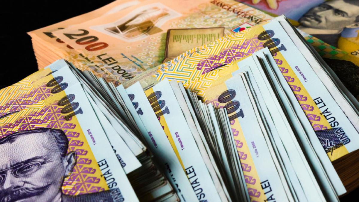 revolta in politie din cauza legii salarizarii unitare sindicatele ameninta cu proteste uriase scad salariile cu 1 000 1 500 lei