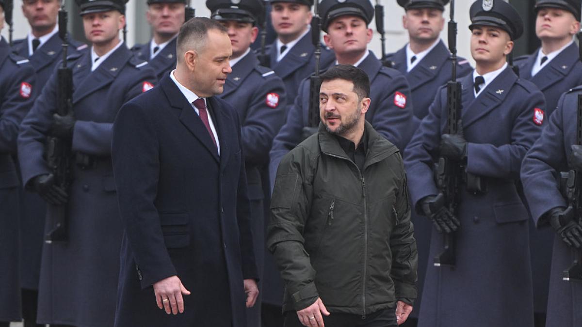 tensiuni intre polonia si ucraina karol nawrocki vrea sa i retraga un ordin acordat lui zelenski ce anume i a infuriat pe polonezi