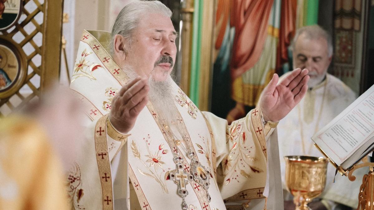 schimbare la conducerea mitropoliei basarabiei ips petru se retrage dupa 30 de ani decizia patriarhului daniel