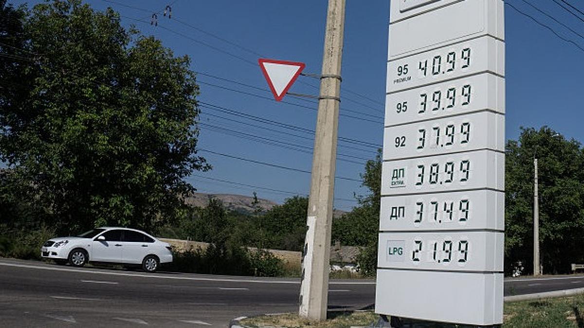 cel mai mare lant de benzinarii din crimeea ocupata suspenda voucherele pentru combustibil pe fondul agravarii crizei carburantilor