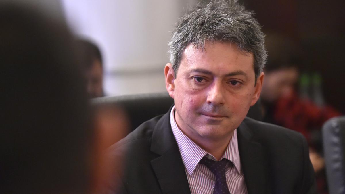 hidroelectrica are un nou director general cine este iulius dan plaveti a condus inclusiv complexul energetic oltenia si tarom