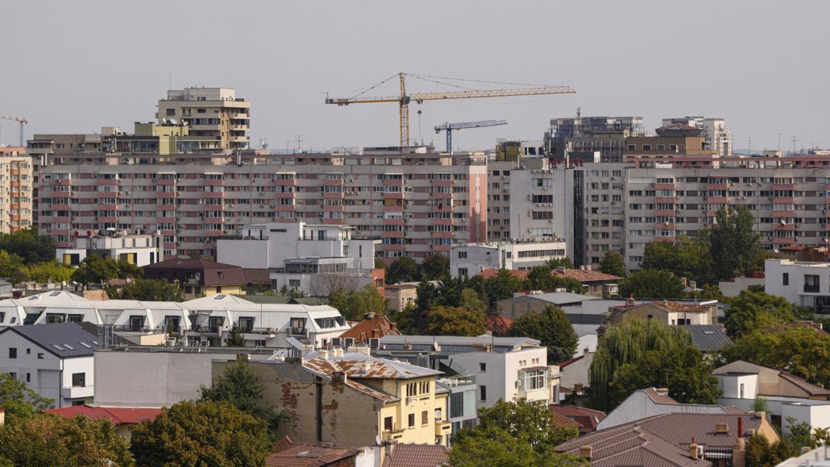 in bucuresti s au vandut de peste 10 ori mai multe imobile in mai decat in cluj napoca topul national al tranzactiilor imobiliare