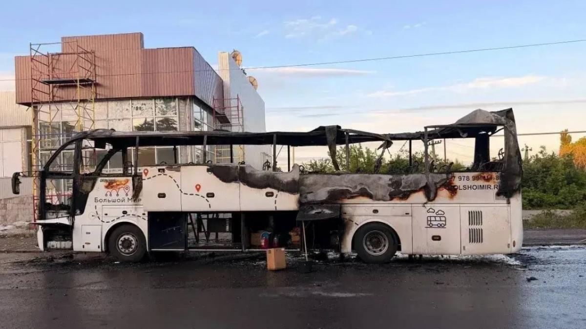 o drona a lovit un autobuz care circula intre moscova si crimeea sunt 7 morti si 11 raniti