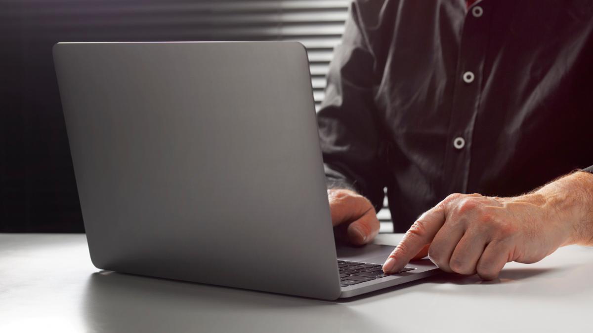 mi5 arata cum spionii chinezi pacalesc militari si angajati din guvernul britanic pe linkedin se dau recrutori ca sa le afle secrete