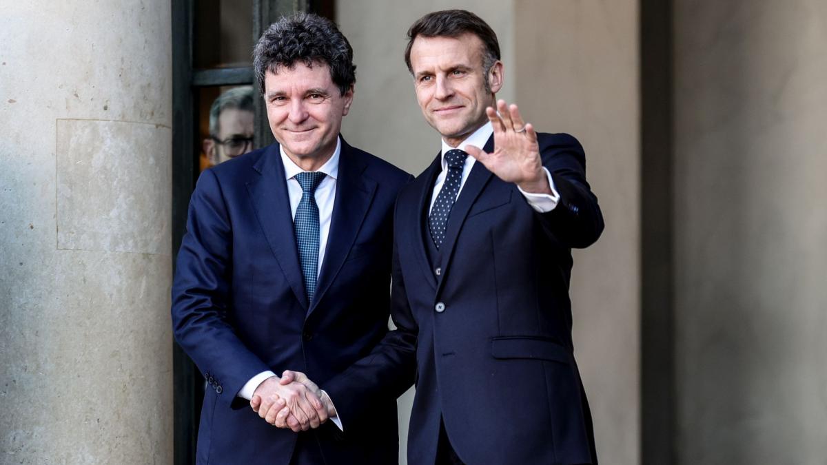 macron dupa ce o drona a explodat la constanta vom face orice se considera necesar pentru a proteja suveranitatea terestra si aeriana
